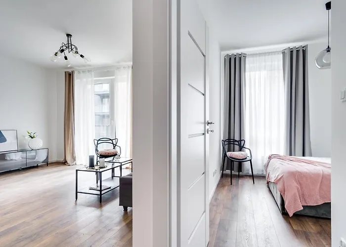 شقة Chwaliszewo Z Balkonem - Free Parking بوزنان